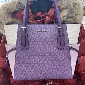 MICHAEL KORS Voyager Large Color-Block Signature Logo Shoulder Tote 
Dark Purple